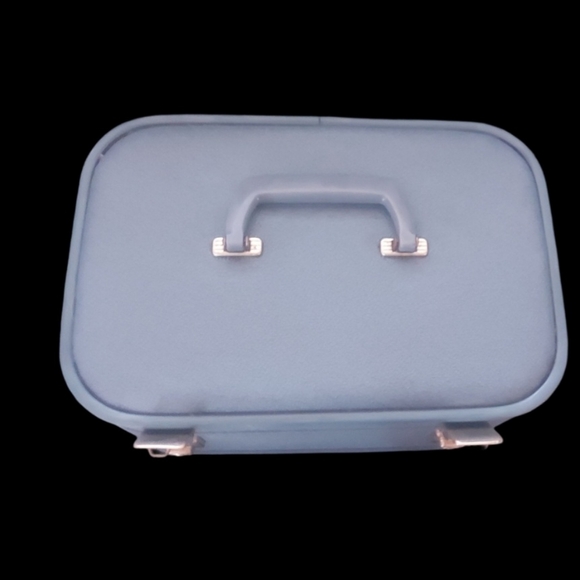 Vintage Makeup Case - Picture 2 of 3